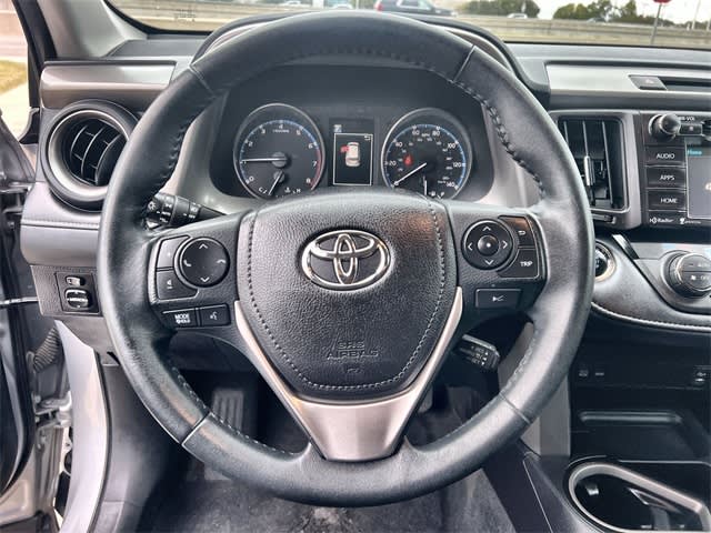 Thumbnail: 2018 Toyota RAV4 - 10