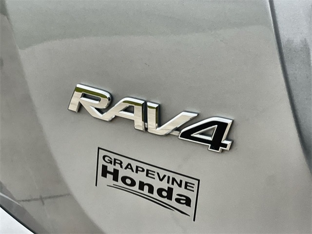 Thumbnail: 2018 Toyota RAV4 - 7