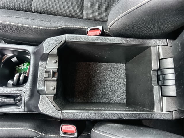 Thumbnail: 2018 Toyota RAV4 - 27