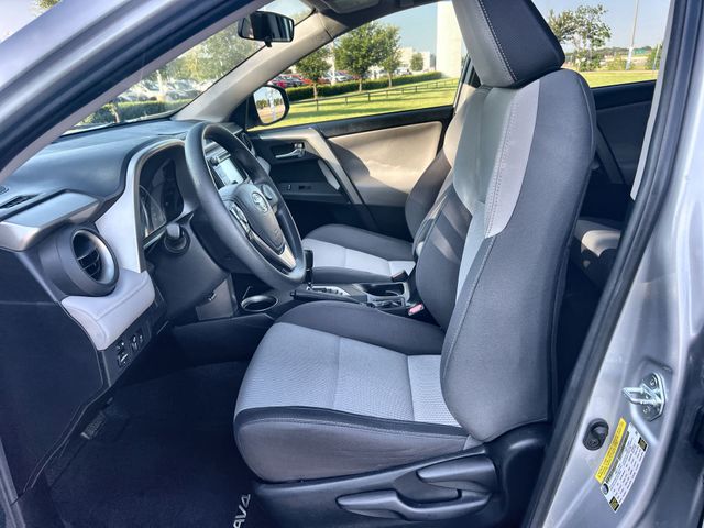 Thumbnail: 2015 Toyota RAV4 - 11