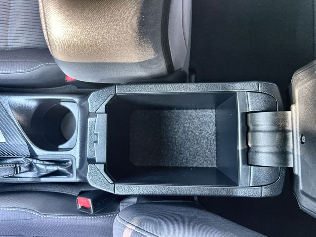 Thumbnail: 2015 Toyota RAV4 - 27