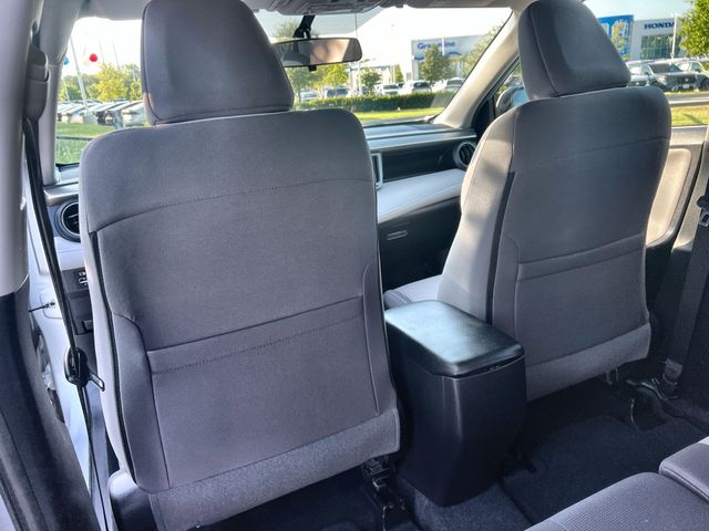 Thumbnail: 2015 Toyota RAV4 - 22