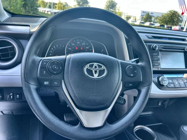 Thumbnail: 2015 Toyota RAV4 - 14
