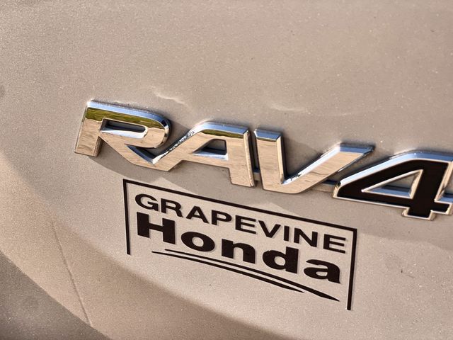 Thumbnail: 2015 Toyota RAV4 - 7