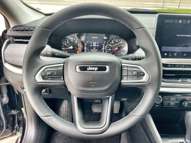Thumbnail: 2022 Jeep Compass - 10