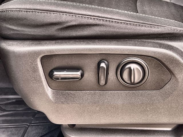 Thumbnail: 2019 Chevrolet Silverado 1500 - 31