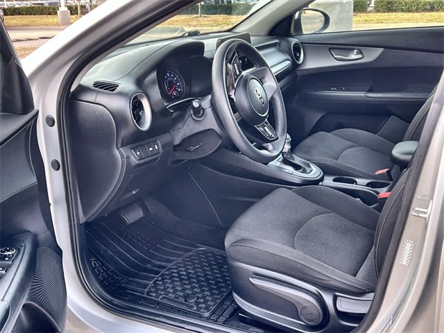 Thumbnail: 2021 Kia Forte - 11