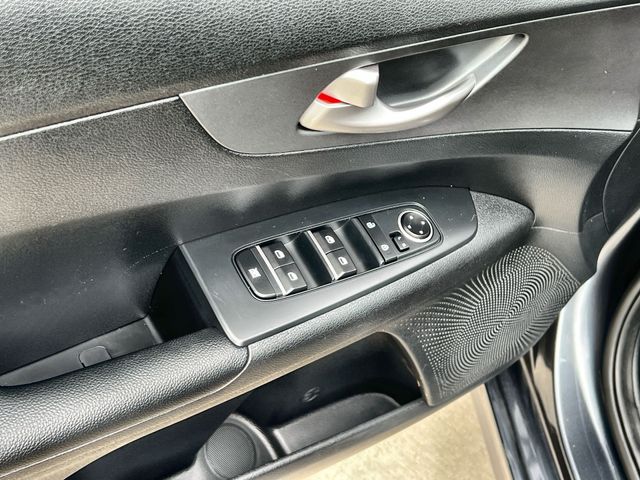 Thumbnail: 2020 Kia Forte - 28