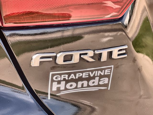 Thumbnail: 2023 Kia Forte - 7