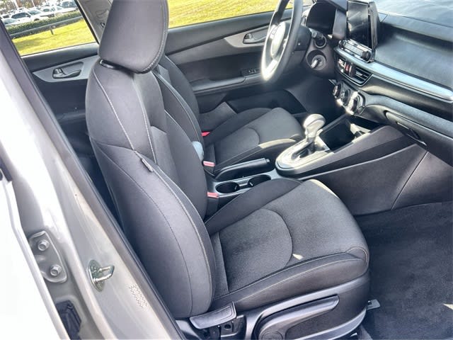 Thumbnail: 2023 Kia Forte - 20