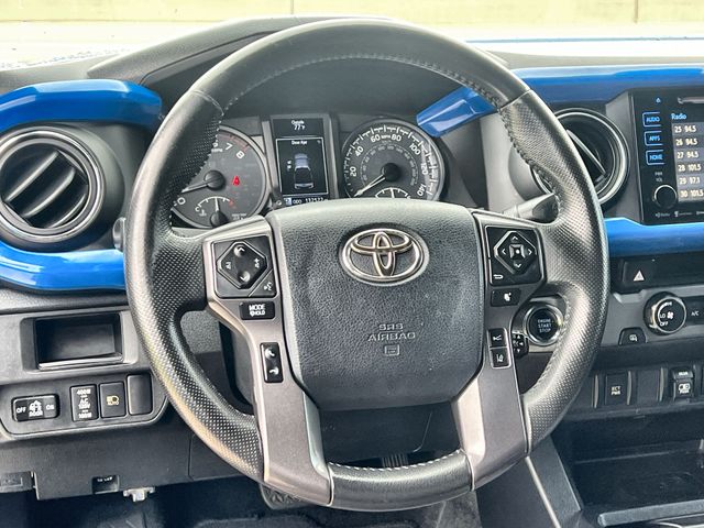 Thumbnail: 2018 Toyota Tacoma - 10