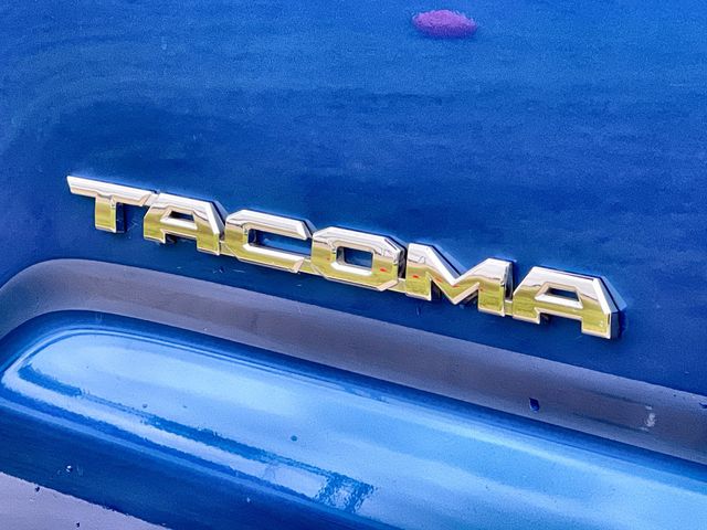 Thumbnail: 2018 Toyota Tacoma - 7