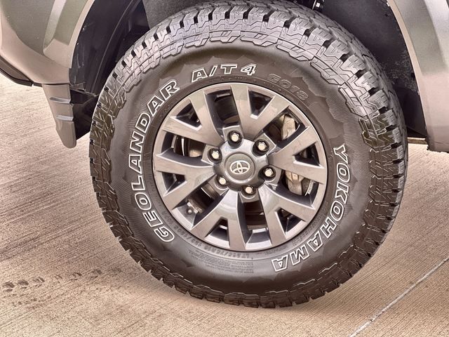 Thumbnail: 2022 Toyota Tacoma - 8