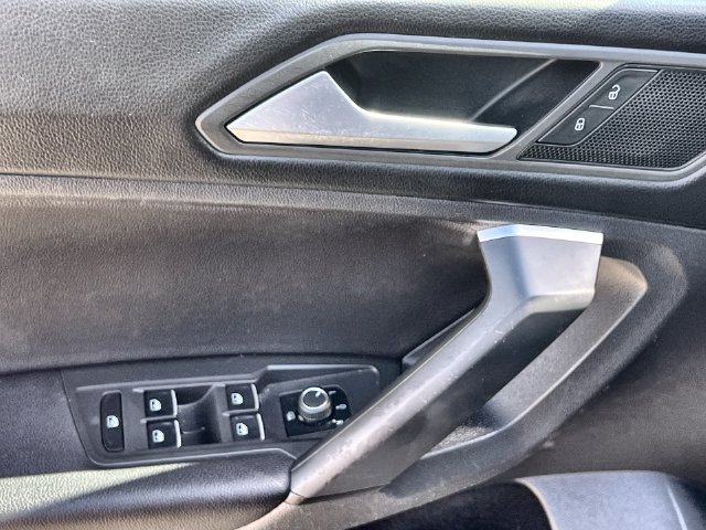 Thumbnail: 2019 Volkswagen Tiguan - 30