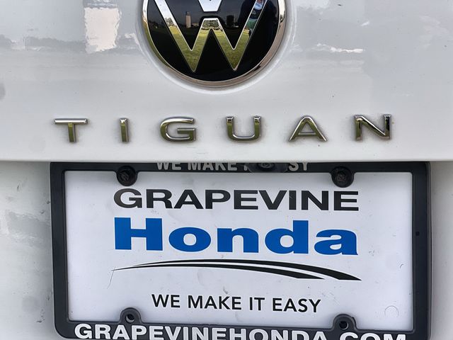 Thumbnail: 2022 Volkswagen Tiguan - 7