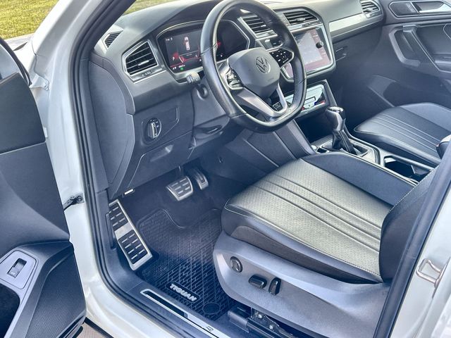 Thumbnail: 2022 Volkswagen Tiguan - 11