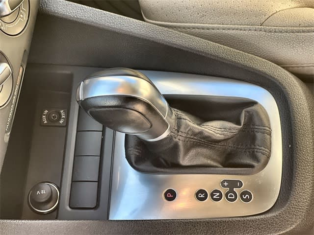 Thumbnail: 2012 Volkswagen Jetta - 15