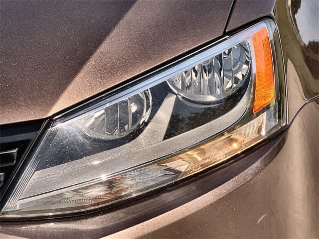 Thumbnail: 2012 Volkswagen Jetta - 24