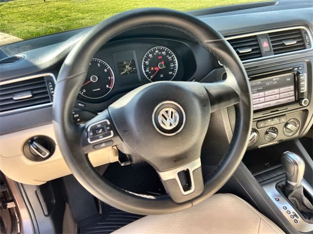 Thumbnail: 2012 Volkswagen Jetta - 10
