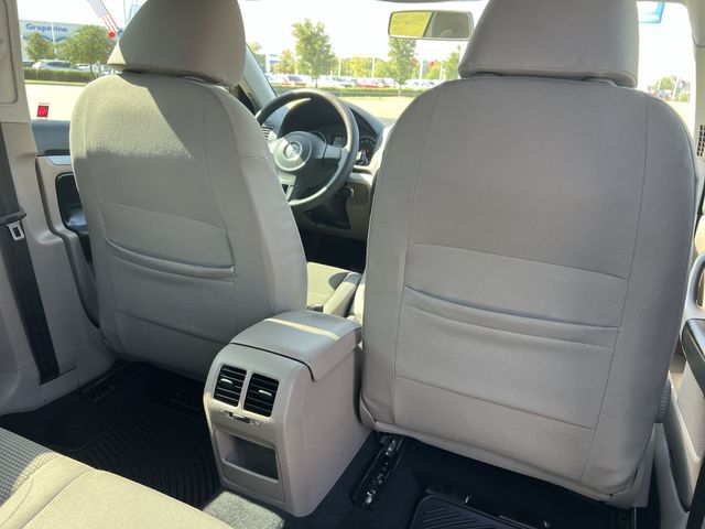 Thumbnail: 2010 Volkswagen Jetta - 21