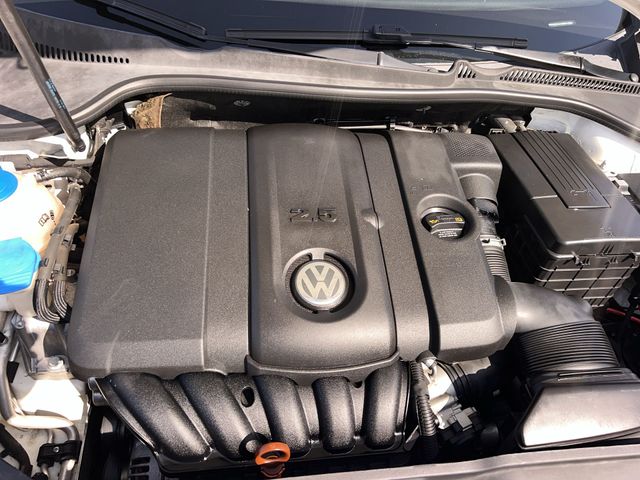 Thumbnail: 2010 Volkswagen Jetta - 9