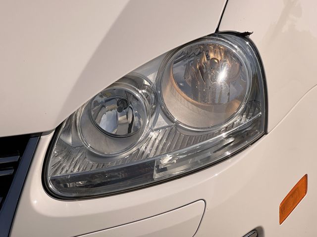 Thumbnail: 2010 Volkswagen Jetta - 24