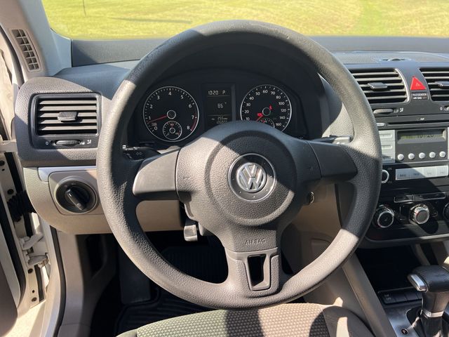Thumbnail: 2010 Volkswagen Jetta - 10