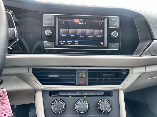 Thumbnail: 2019 Volkswagen Jetta - 12