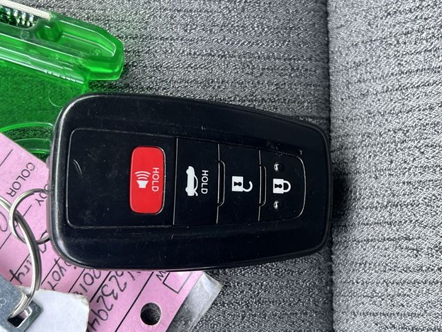 Thumbnail: 2018 Toyota Camry - 18