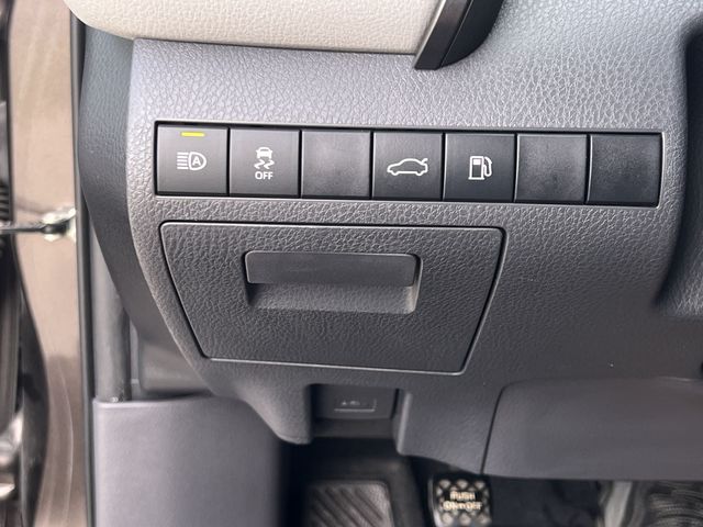 Thumbnail: 2018 Toyota Camry - 29