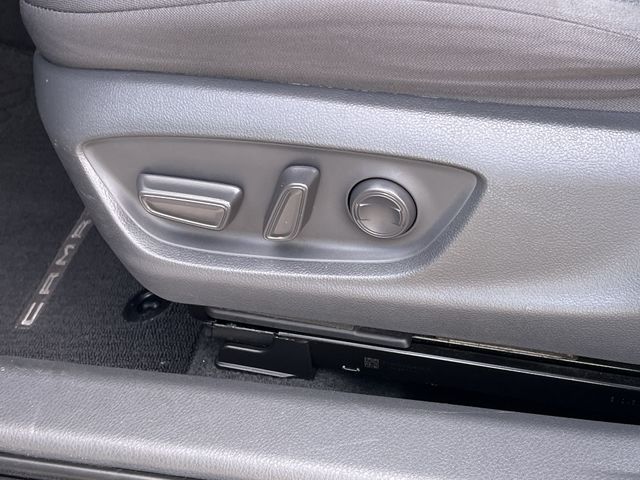 Thumbnail: 2018 Toyota Camry - 31