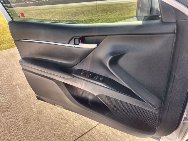 Thumbnail: 2019 Toyota Camry - 30
