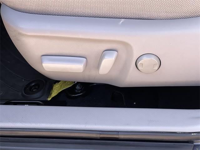 Thumbnail: 2012 Toyota Camry - 29