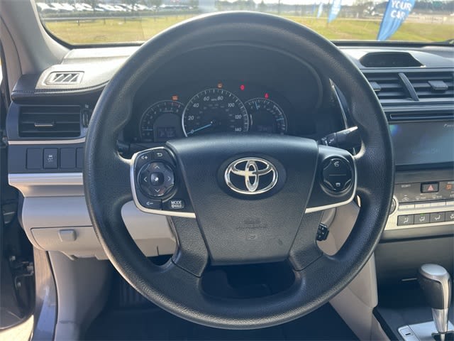 Thumbnail: 2012 Toyota Camry - 10