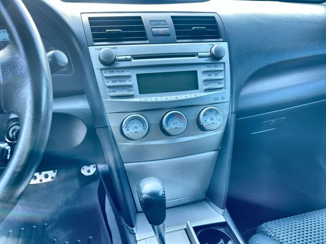 Thumbnail: 2010 Toyota Camry - 22