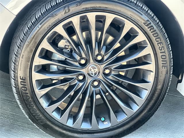 Thumbnail: 2017 Toyota Avalon - 8