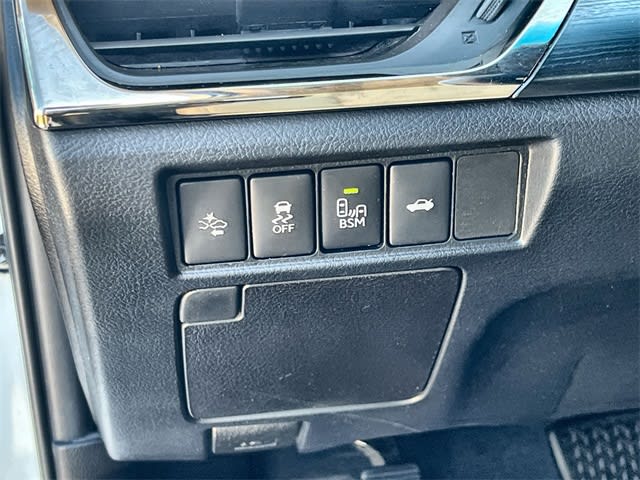 Thumbnail: 2017 Toyota Avalon - 30