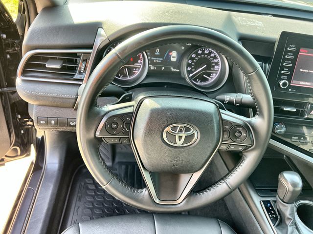 Thumbnail: 2022 Toyota Camry - 10