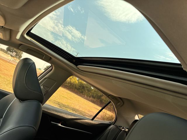 Thumbnail: 2021 Toyota Camry - 31