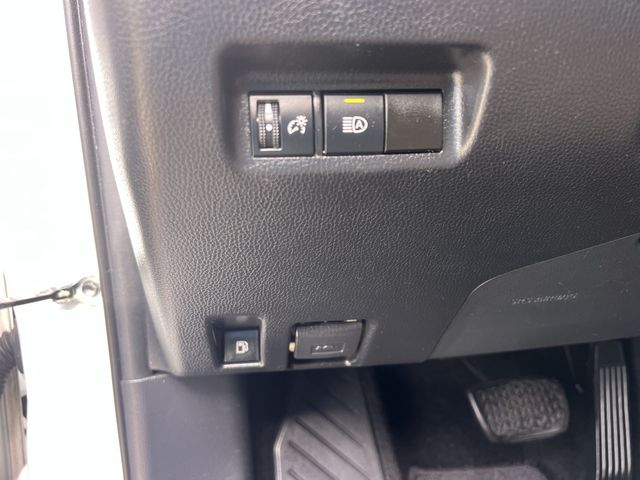 Thumbnail: 2021 Toyota RAV4 - 28