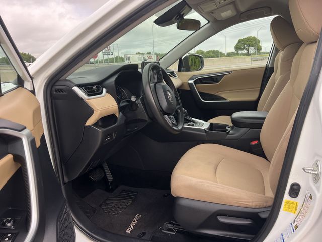 Thumbnail: 2021 Toyota RAV4 - 11