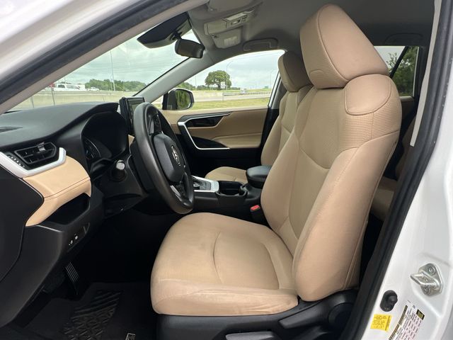 Thumbnail: 2021 Toyota RAV4 - 12