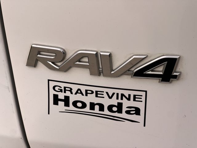 Thumbnail: 2021 Toyota RAV4 - 7