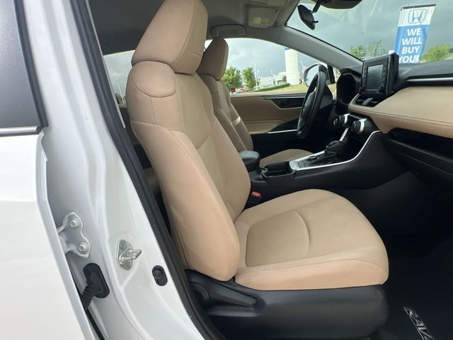 Thumbnail: 2021 Toyota RAV4 - 20