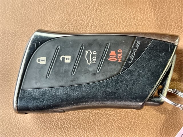 Thumbnail: 2019 Lexus ES - 18