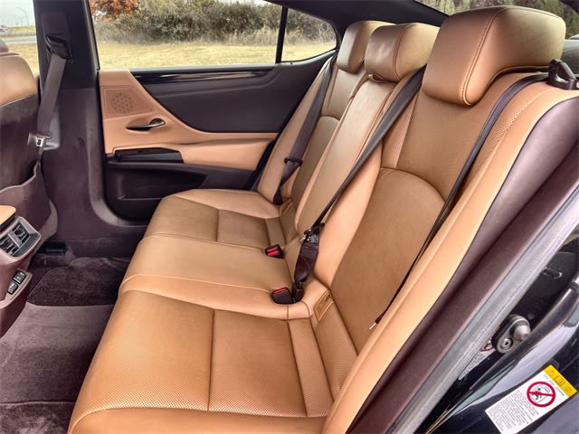 Thumbnail: 2019 Lexus ES - 13