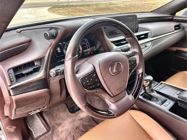 Thumbnail: 2019 Lexus ES - 2