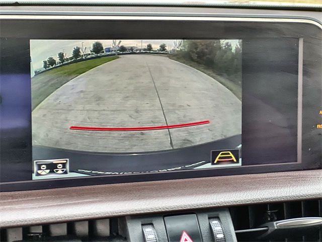 Thumbnail: 2019 Lexus ES - 26