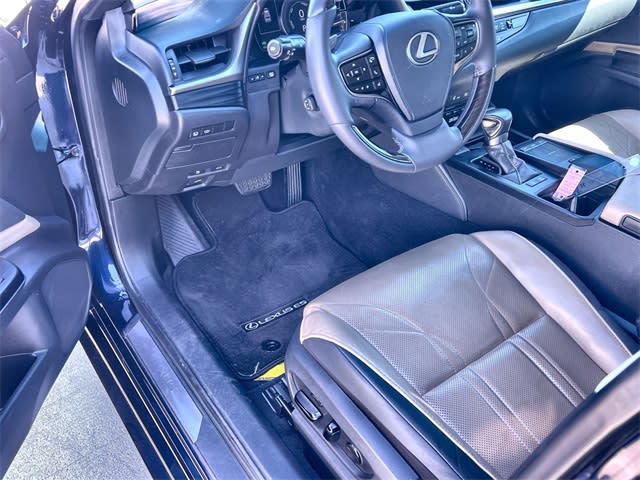Thumbnail: 2021 Lexus ES - 11
