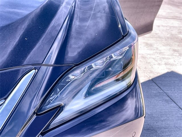 Thumbnail: 2021 Lexus ES - 24